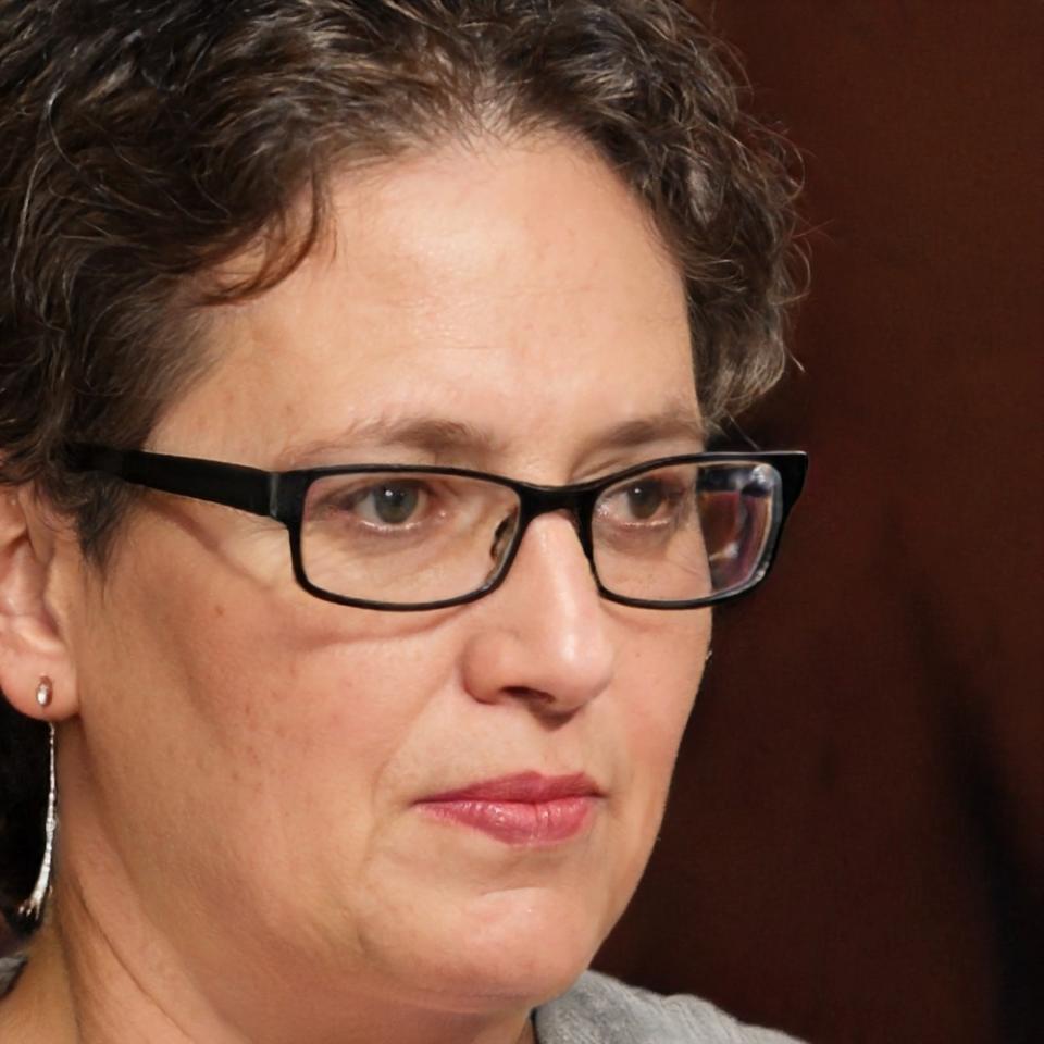 Isla Pemberton course instructor