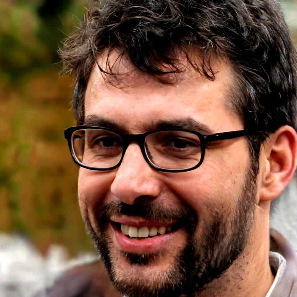 Adriaan Botha teaching financial concepts